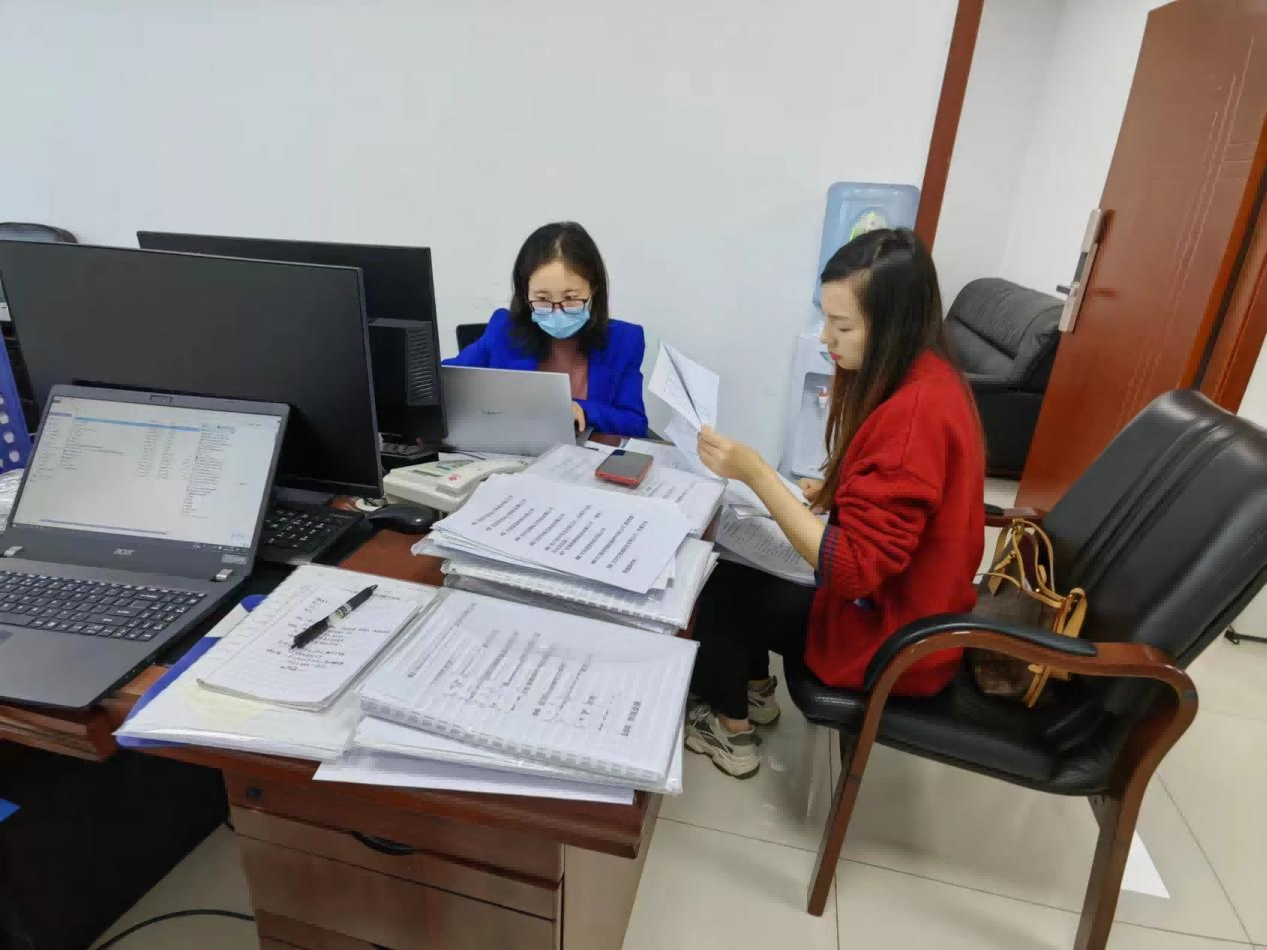 我司总部办公室人员前往三江新区对项目资料进行管理核查